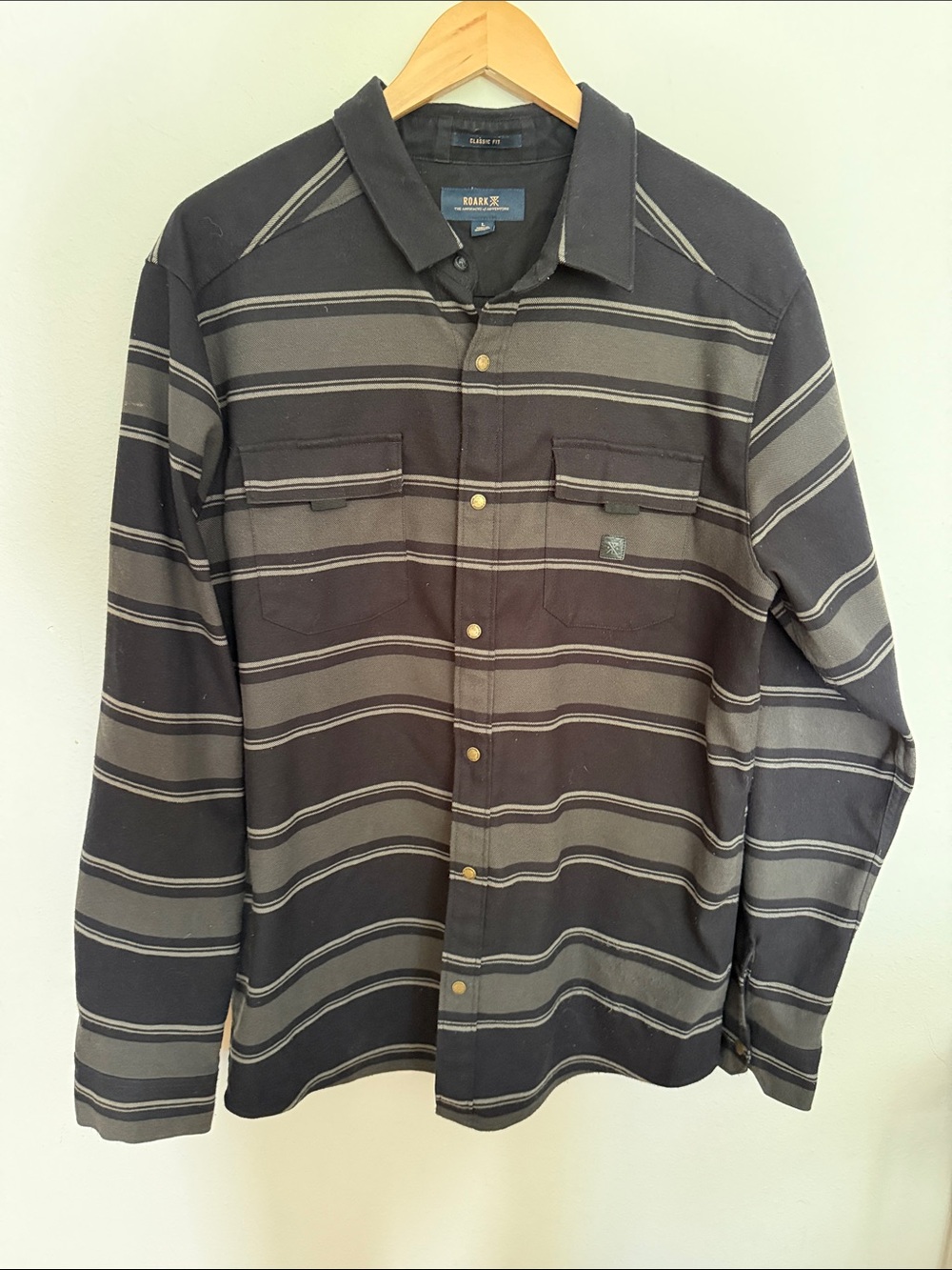 Roark sz L Black & Gray Horizontal Stripe Snap Front long sleeve Shirt